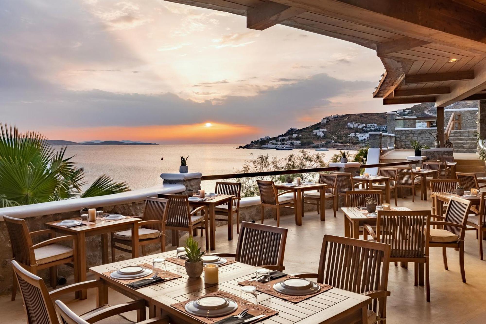 Saint John Hotel Villas & Spa Agios Ioannis Diakoftis Eksteriør bilde Sunset at the Mykonos Grand Resort