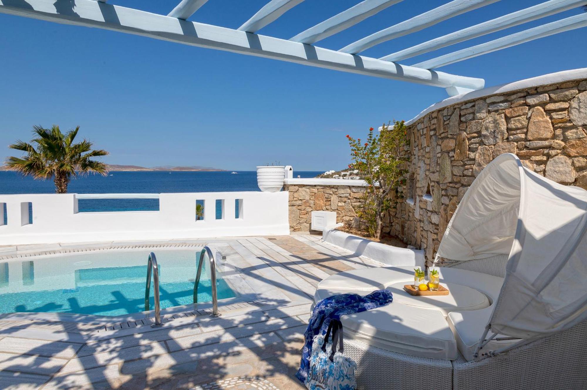 Saint John Hotel Villas & Spa Agios Ioannis Diakoftis Eksteriør bilde A private pool at a luxury hotel in Mykonos, Greece