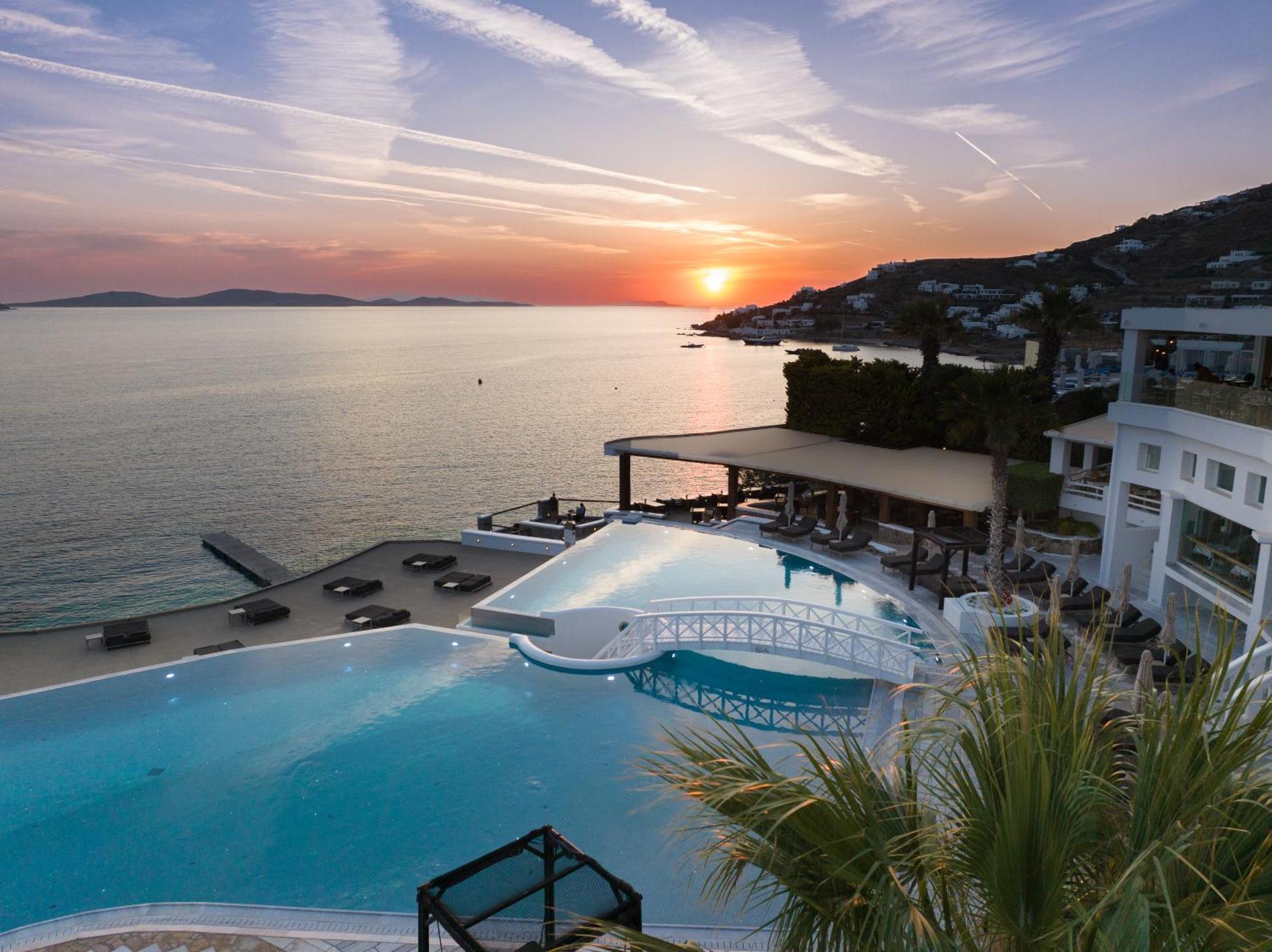 Saint John Hotel Villas & Spa Agios Ioannis Diakoftis Eksteriør bilde Sunset at the Mykonos Grand Resort