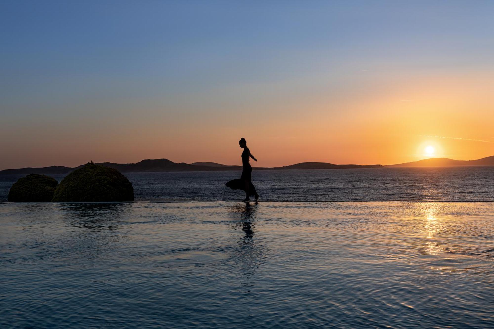 Saint John Hotel Villas & Spa Agios Ioannis Diakoftis Eksteriør bilde Sunset at the beach